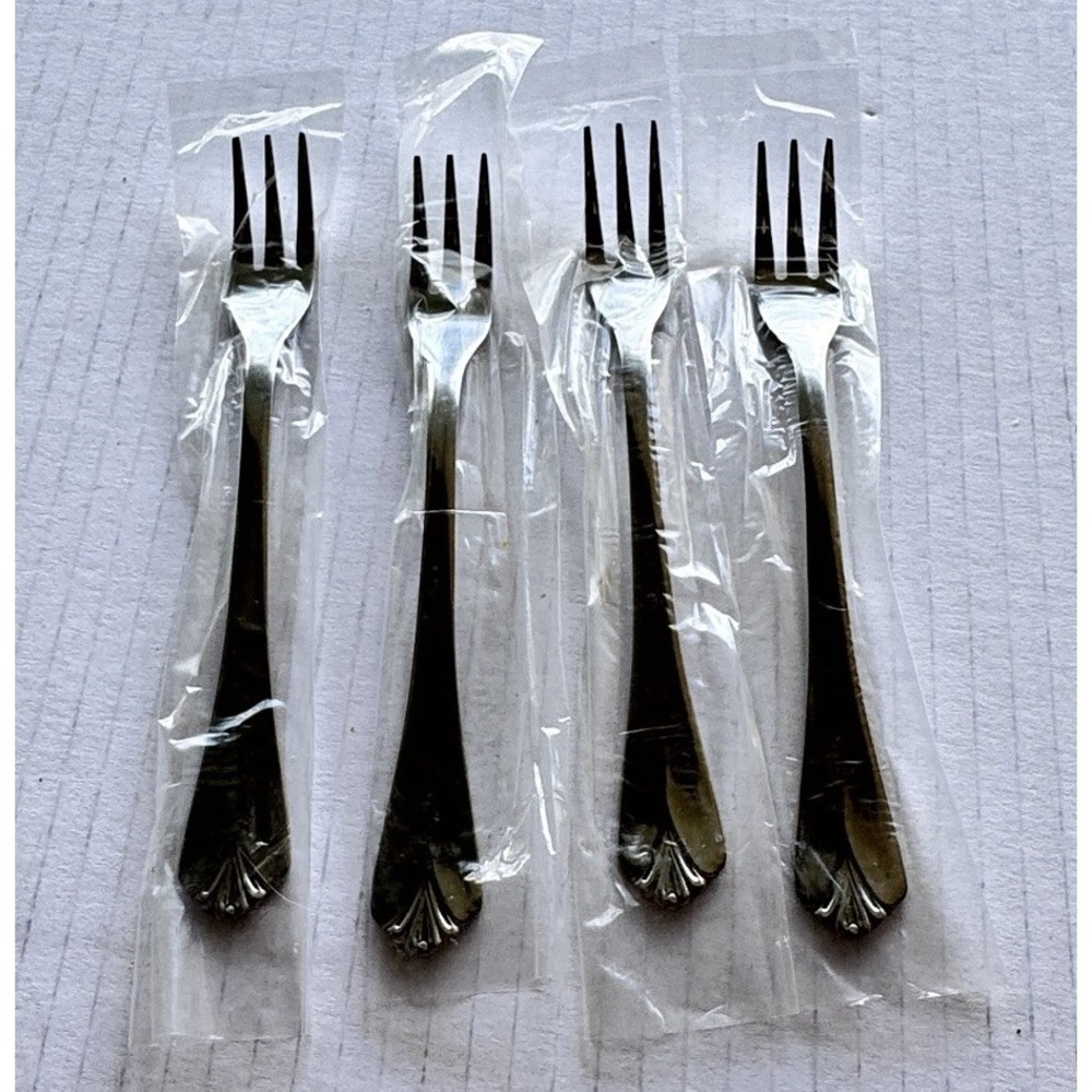 4 Farberware Bayport Stainless Steel Flatware Seafood Forks Oyster Shrimp New
